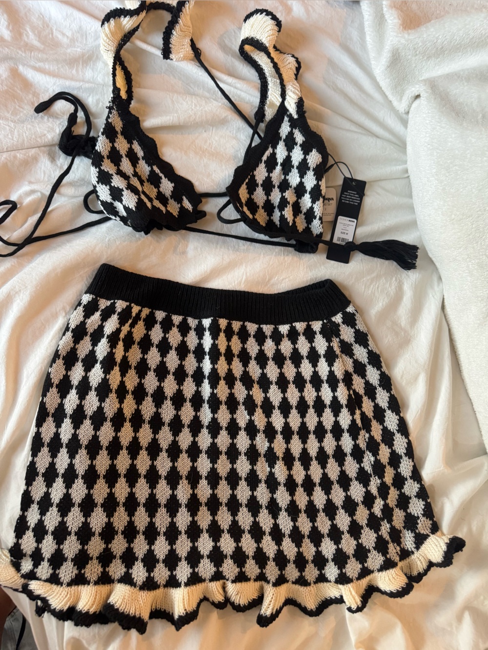 BUNDLE!! Black & Cream Knit Diamond Bandeau Set & yellow skirt set